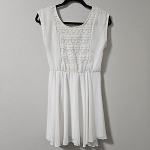 $5 WHEN BUNDLED 🍇 DELIA*S V-Back Crochet Lace Dress